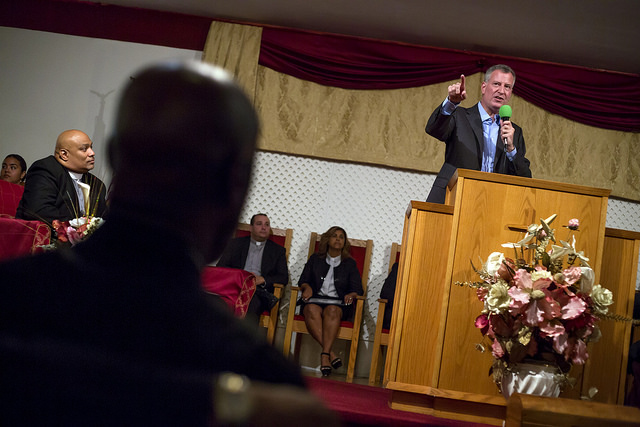 de blasio speech photo distance